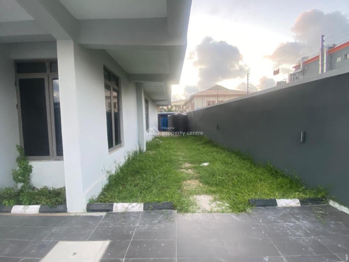 Luxury 4-bedroom Terrace with Bq & Swimming Pool -- Lekki Right, Lagos, Lekki Right Side, Lekki Phase 1, Lekki, Lagos, Terraced Duplex for Sale