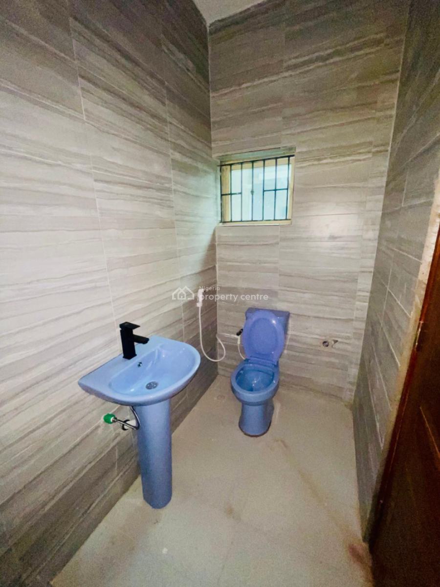 Spacious and Well Maintained 3 Bedroom Flat, Ogunfayo Road By Oribanwa Phase 2, Ibeju Lekki, Lagos, Flat / Apartment for Rent