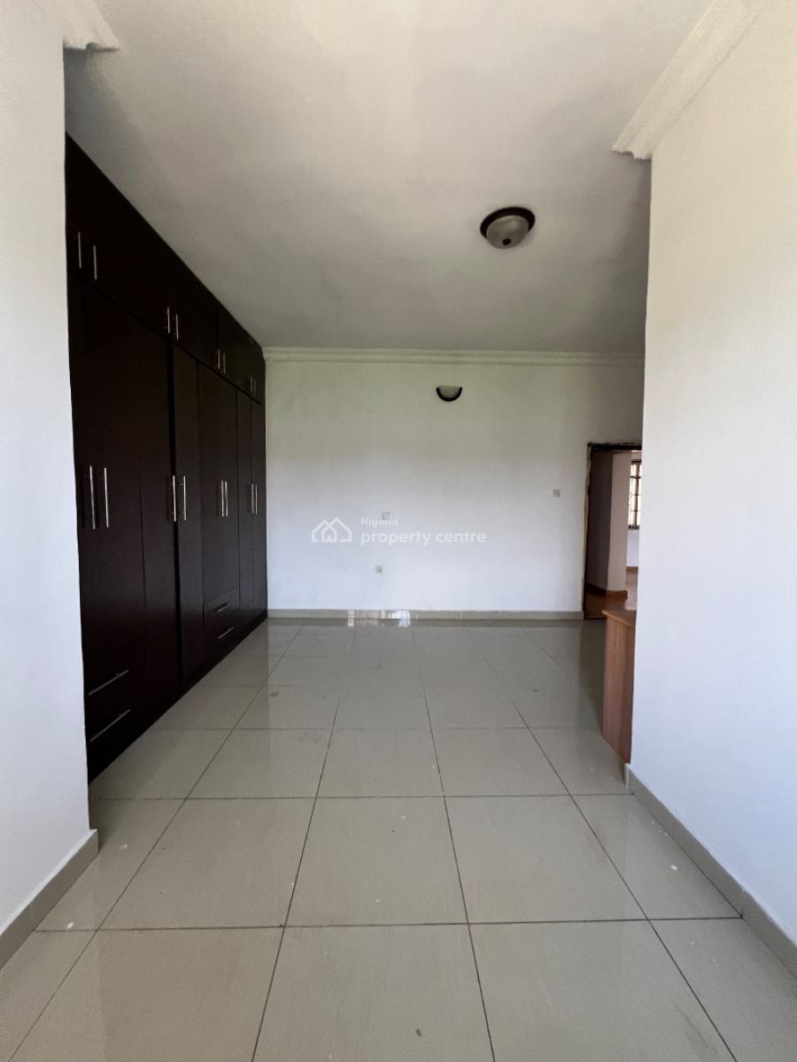 Spacious 2 Bedroom Apartment with Balcony, Ikate, Lekki, Lagos, Flat / Apartment for Rent