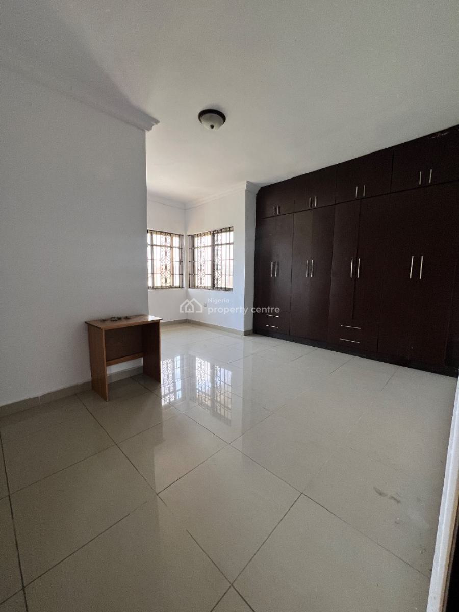 Spacious 2 Bedroom Apartment with Balcony, Ikate, Lekki, Lagos, Flat / Apartment for Rent