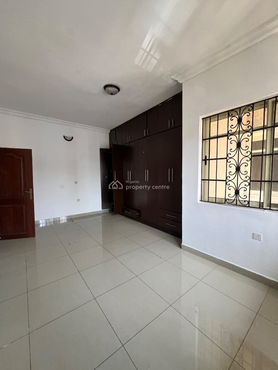 Spacious 2 Bedroom Apartment with Balcony, Ikate, Lekki, Lagos, Flat / Apartment for Rent