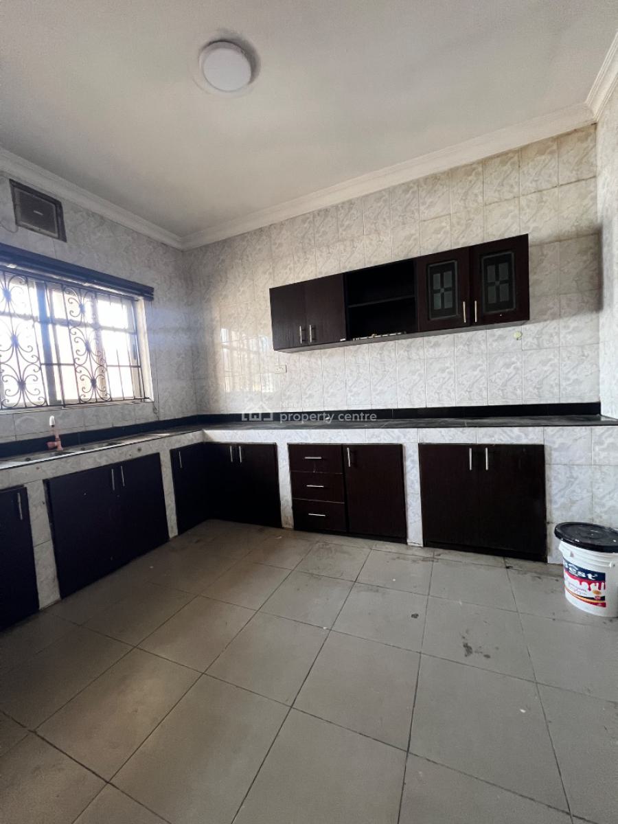 Spacious 2 Bedroom Apartment with Balcony, Ikate, Lekki, Lagos, Flat / Apartment for Rent