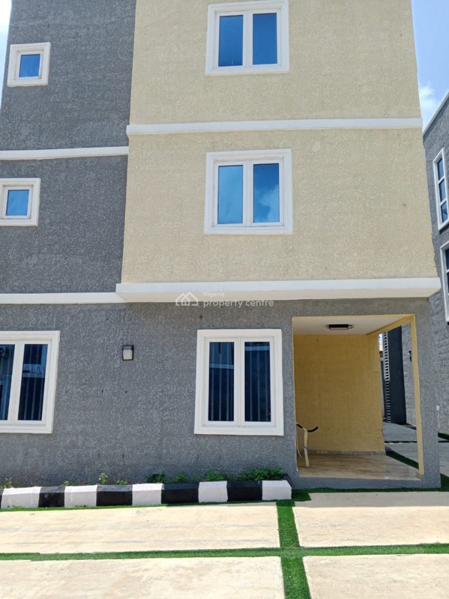 a Built 4bedrms Duplex Wt Bq Equipped with Modern Facilities, Bodija Estate, Ibadan, Oyo, Flat / Apartment for Rent