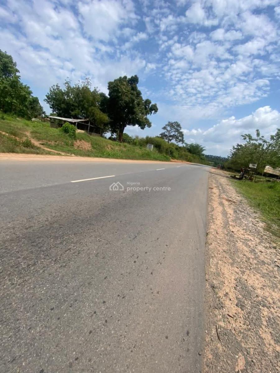 20acres of Land Facing The Express, Ijaye Moniya Iseyin Road, Ibadan, Oyo, Mixed-use Land for Sale