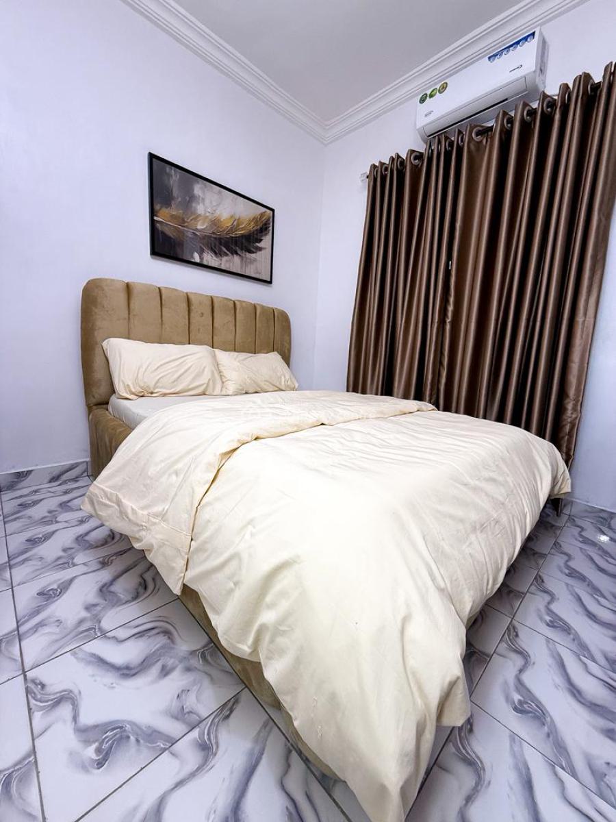 a Deluxe Portable 1-bedroom Apartment + Dstv, Wi-fi, Netflix Etc, Alagomeji Yaba, Alagomeji, Yaba, Lagos, Mini Flat (room and Parlour) Short Let