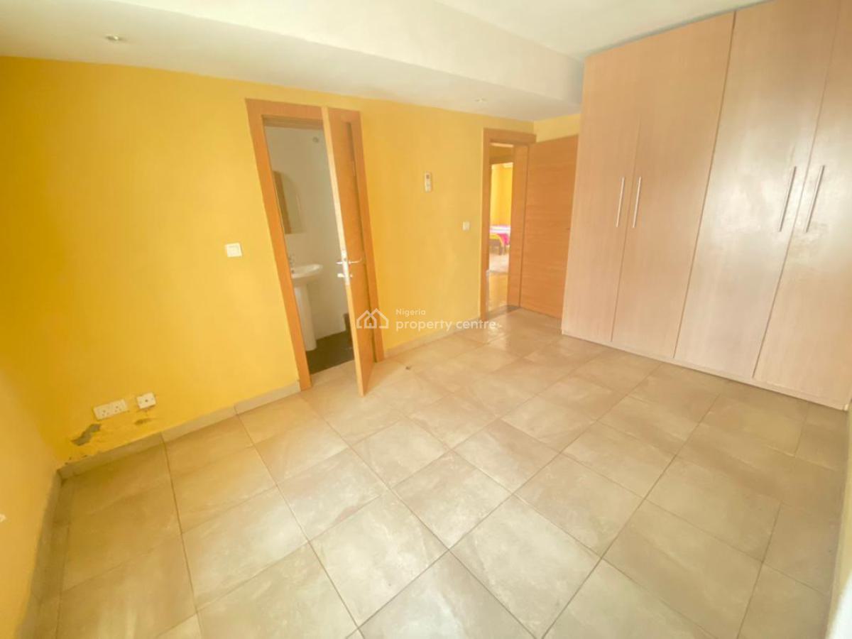 Affordable Old Ikoyi 3 Bed Flat, Off Bourdilion Road, Old Ikoyi, Ikoyi, Lagos, Flat / Apartment for Rent