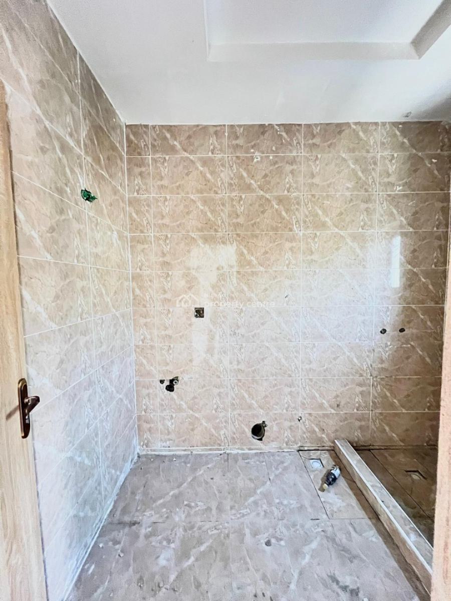 Spacious 3bedroom Flat with Gym and Swimming Pool, Lekki Phase 1, Lekki, Lagos, Flat / Apartment for Rent