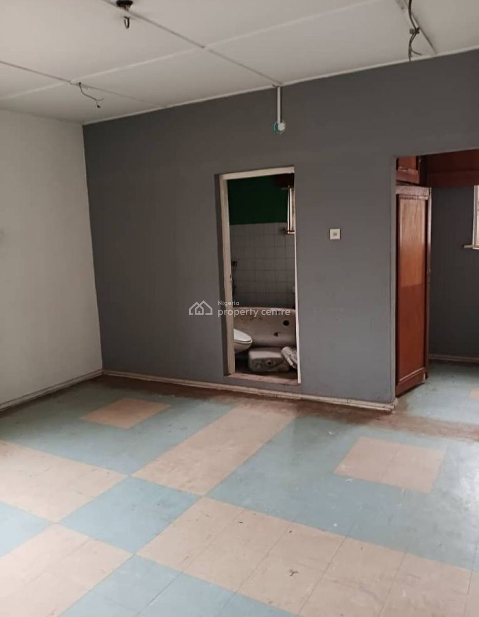 5 Bedroom Flat on First Floor, Opebi, Ikeja, Lagos, Flat / Apartment for Rent
