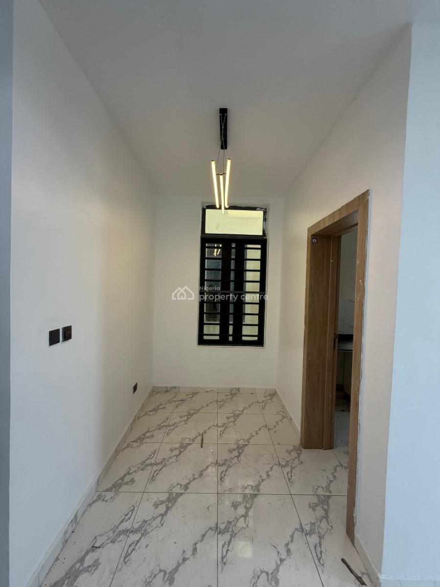 2 Bedroom Apartment Available, Lekki, Lagos, Flat / Apartment for Sale
