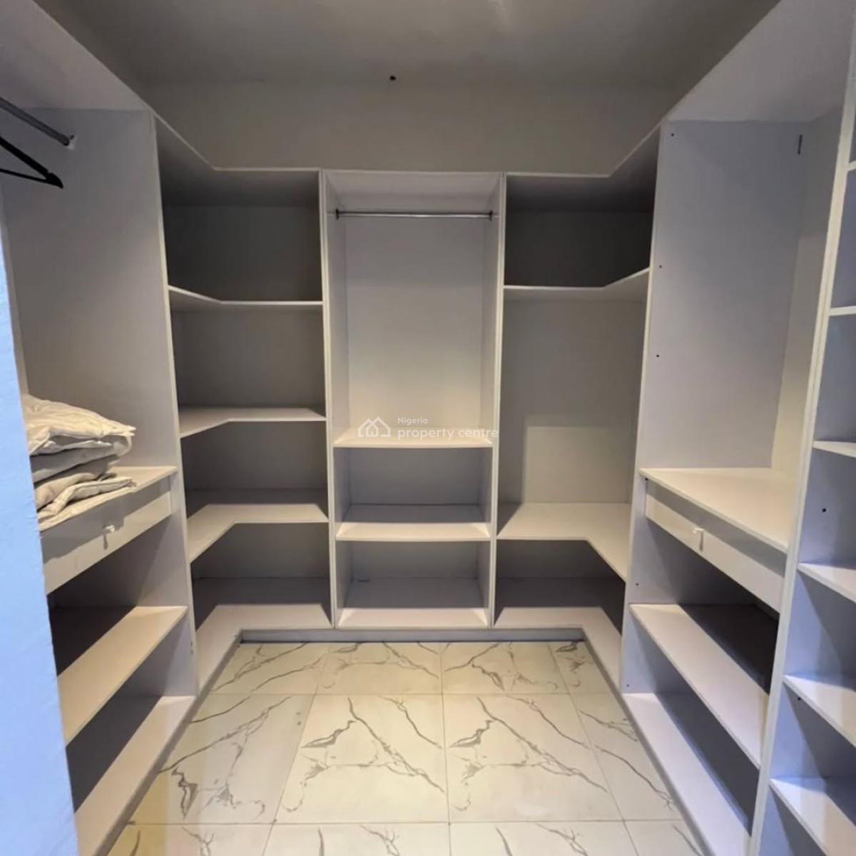 Furnished 3 Bedroom Penthouse + Elevator, Lekki Phase 1, Lekki Phase 1, Lekki, Lagos, Flat / Apartment for Sale