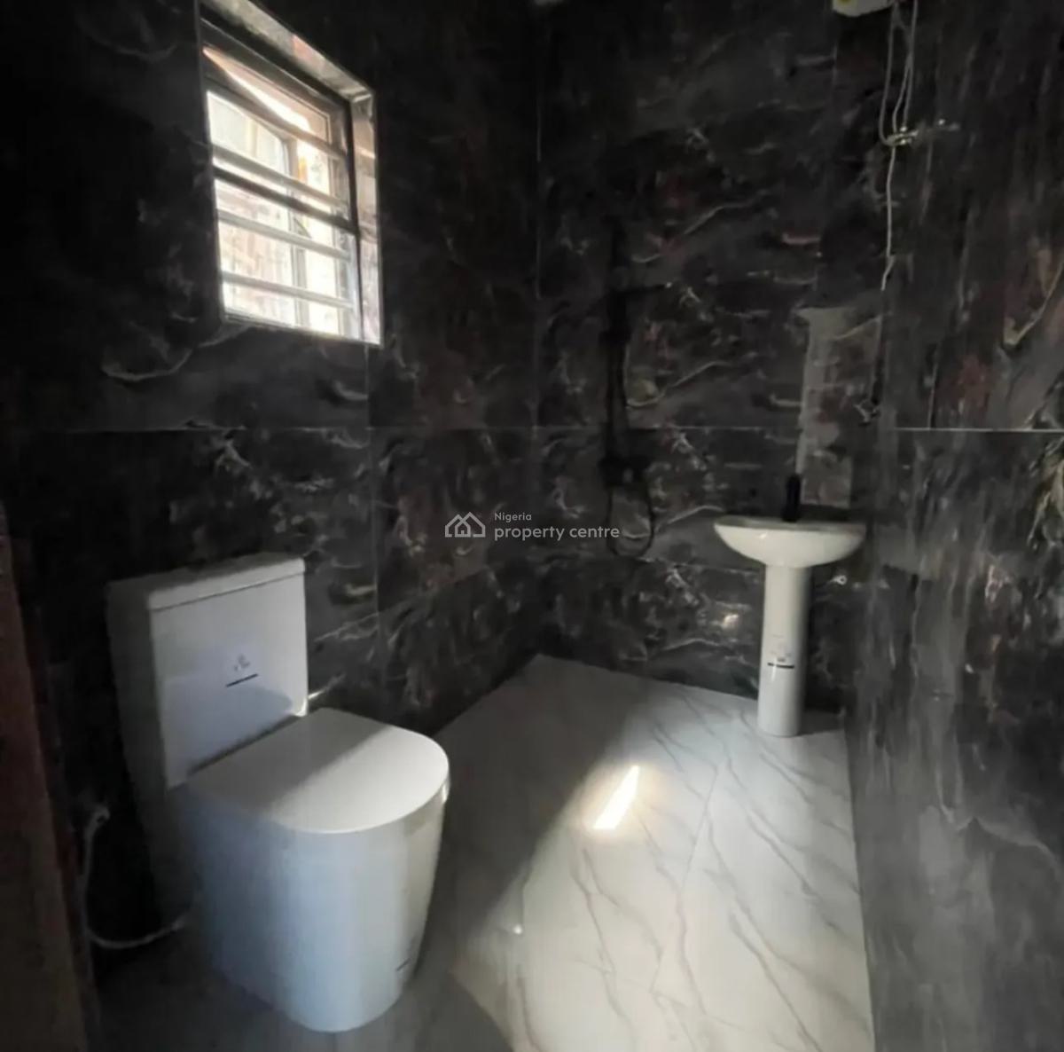 Exquisite 3 Bedroom Terrace Duplex, 2nd Toll Lekki , Lafiaji, Lafiaji, Lekki, Lagos, Terraced Duplex for Sale