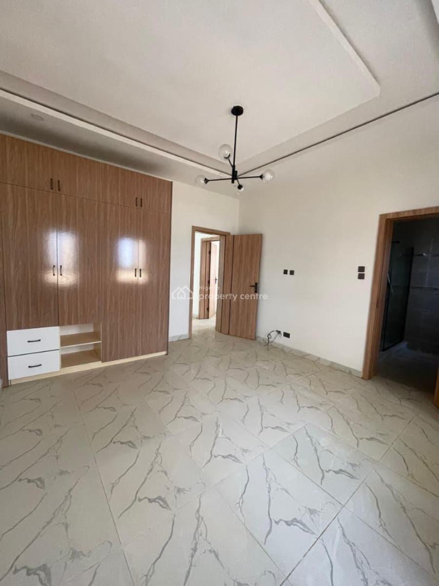 Luxury Spacious 2bedroom Standard Flat Available, Orchid Estate, Lekki, Lagos, Flat / Apartment for Sale
