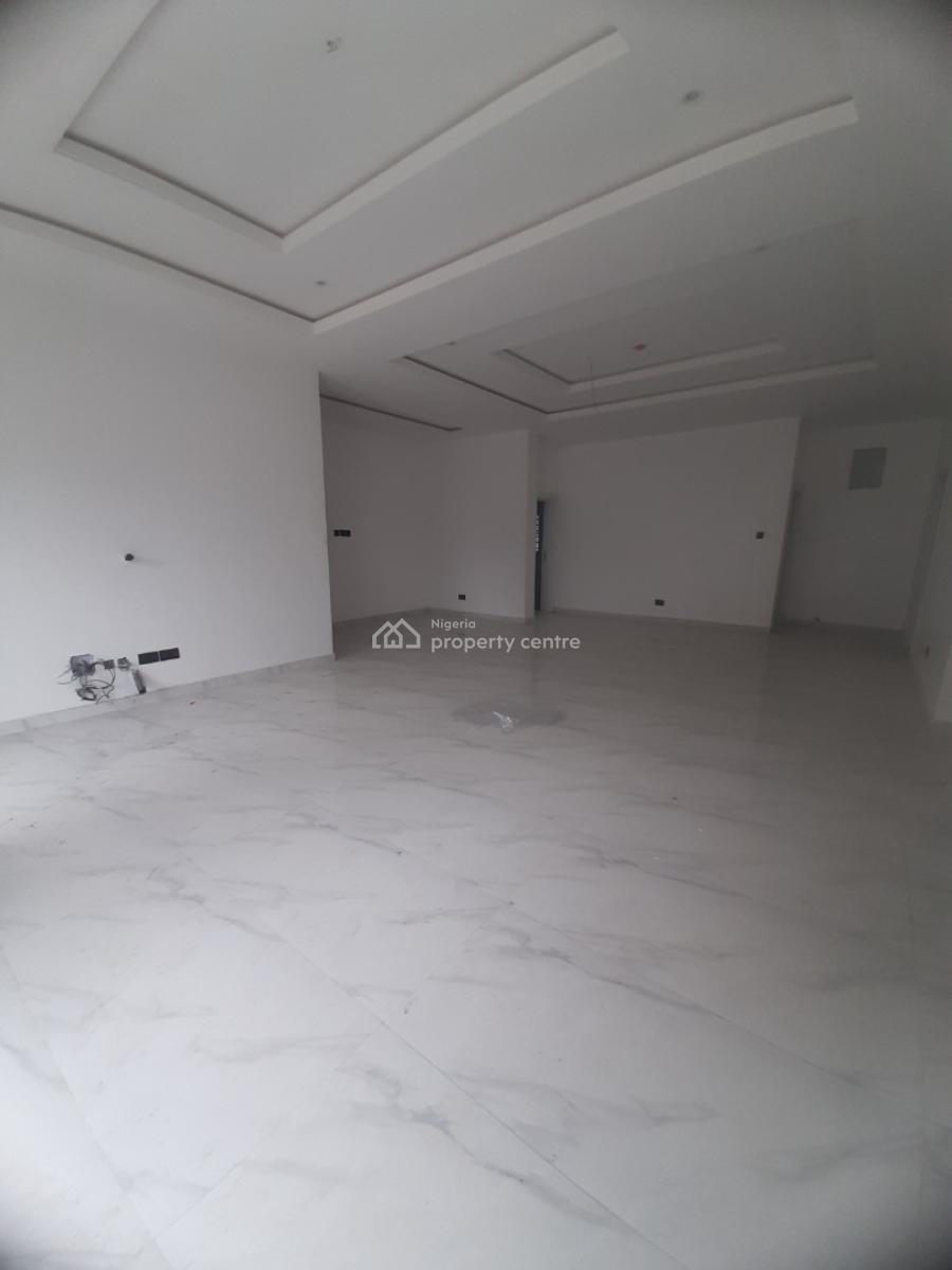 Newly Built and Serviced with 24/7 Power Supply 3 Bedroom En-suite Fla, Lekki Phase 1, Lekki, Lagos, Flat / Apartment for Rent