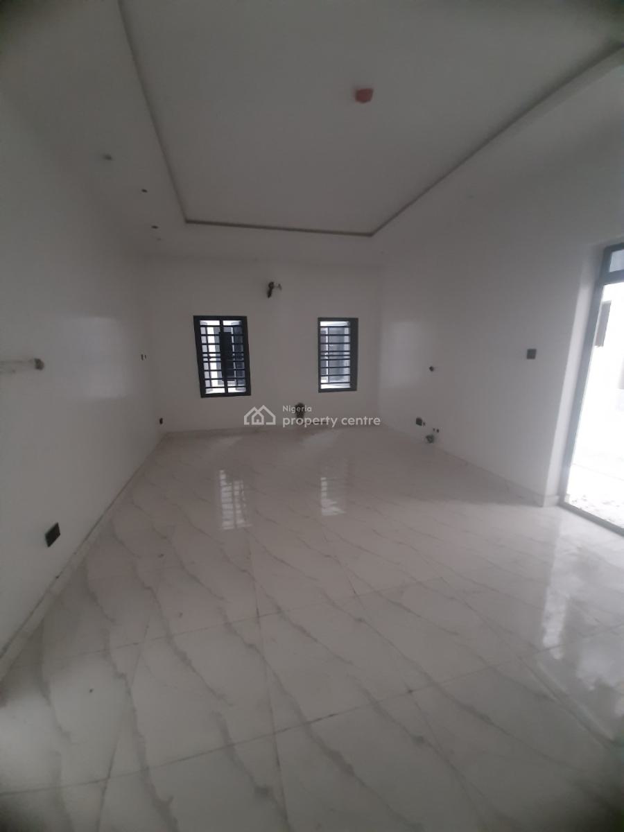 Newly Built and Serviced with 24/7 Power Supply 3 Bedroom En-suite Fla, Lekki Phase 1, Lekki, Lagos, Flat / Apartment for Rent