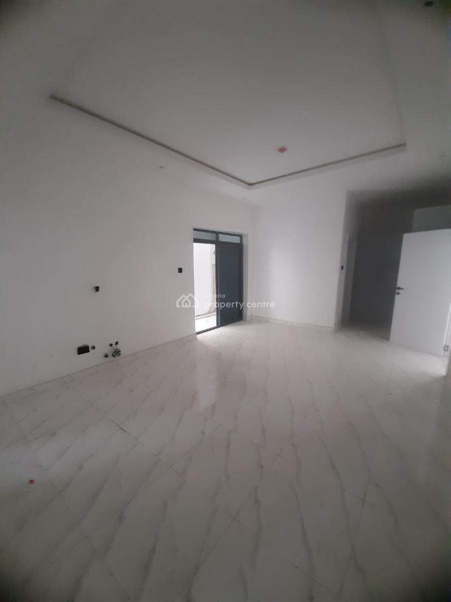 Newly Built and Serviced with 24/7 Power Supply 3 Bedroom En-suite Fla, Lekki Phase 1, Lekki, Lagos, Flat / Apartment for Rent