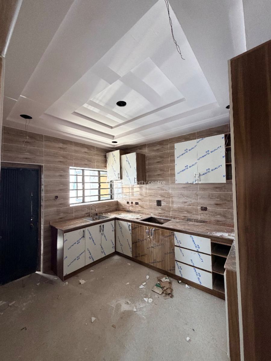 Newly Built 3 Bedroom Apartment, Kolapo Ishola Gra, Akobo, Ibadan, Oyo, Flat / Apartment for Sale