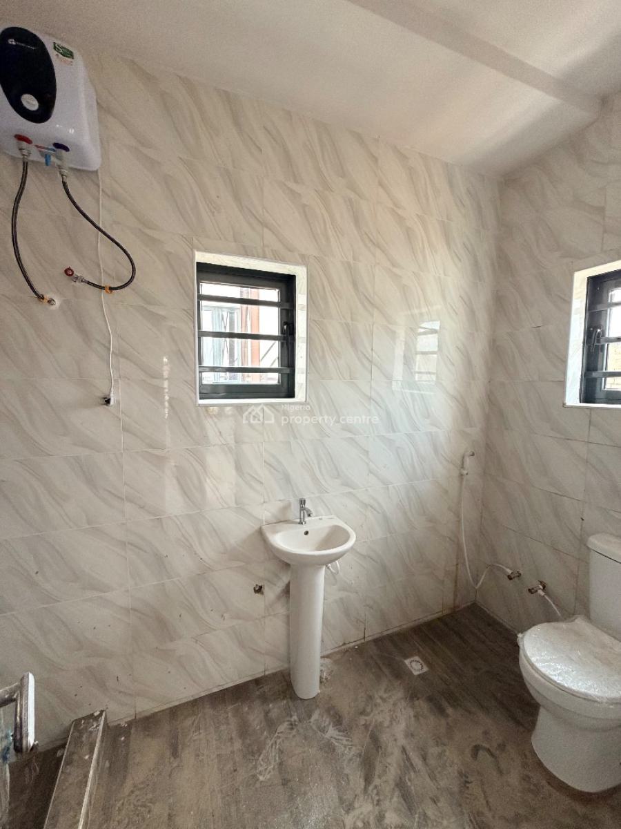 Newly Built 3 Bedroom Apartment, Kolapo Ishola Gra, Akobo, Ibadan, Oyo, Flat / Apartment for Sale