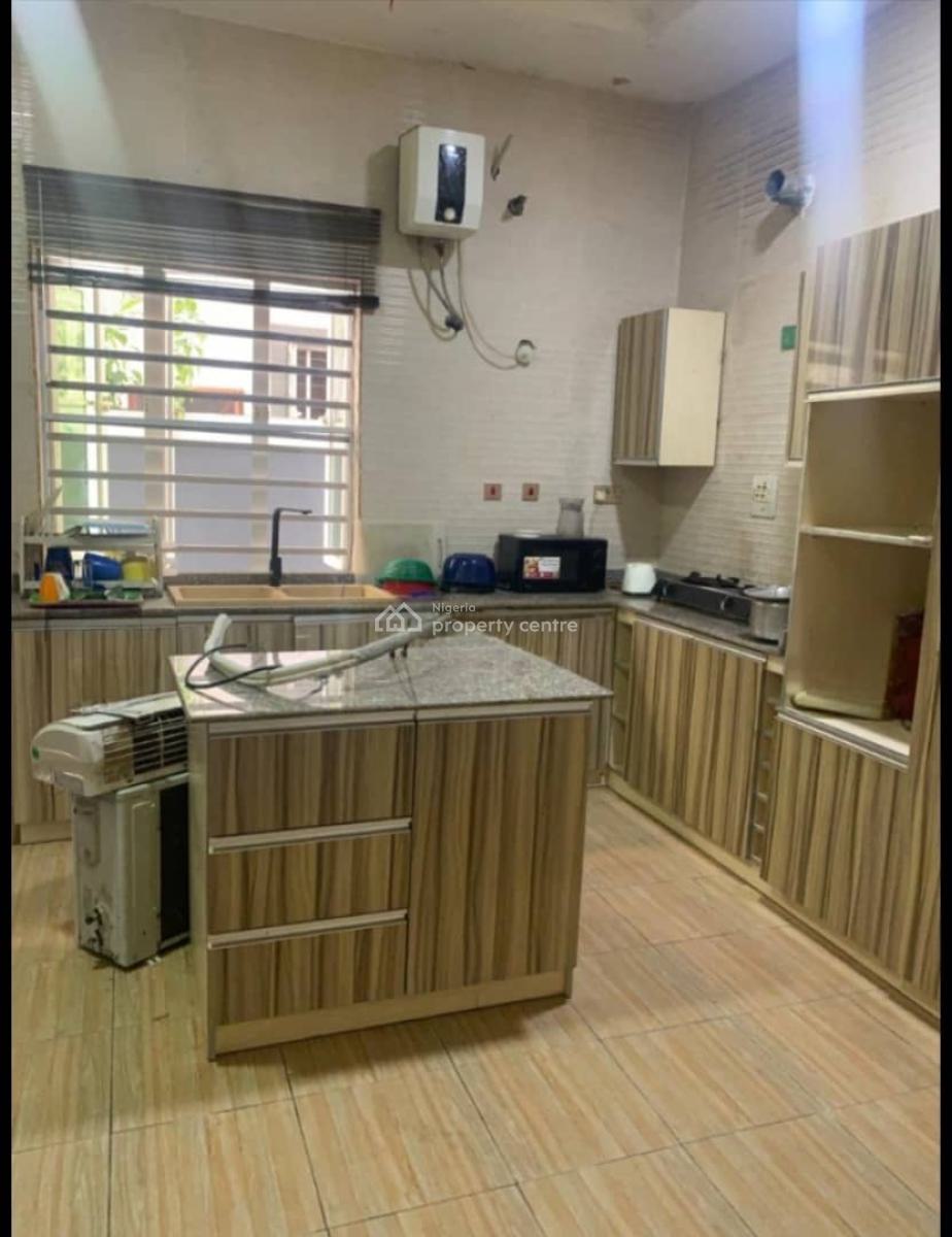 3 Bedroom Apartment Available, Ologolo, Lekki, Lagos, Flat / Apartment for Rent