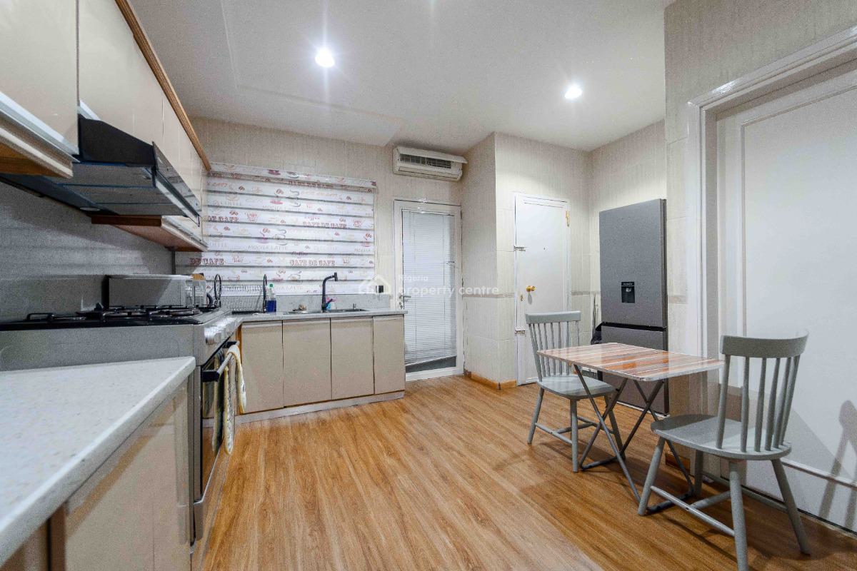 Lovely Three(3) Beds Apartment with Ps5, Snookerboard, Pool & Tennis C, Located at Admiralty Towers, Ikoyi, Lagos, Flat / Apartment Short Let