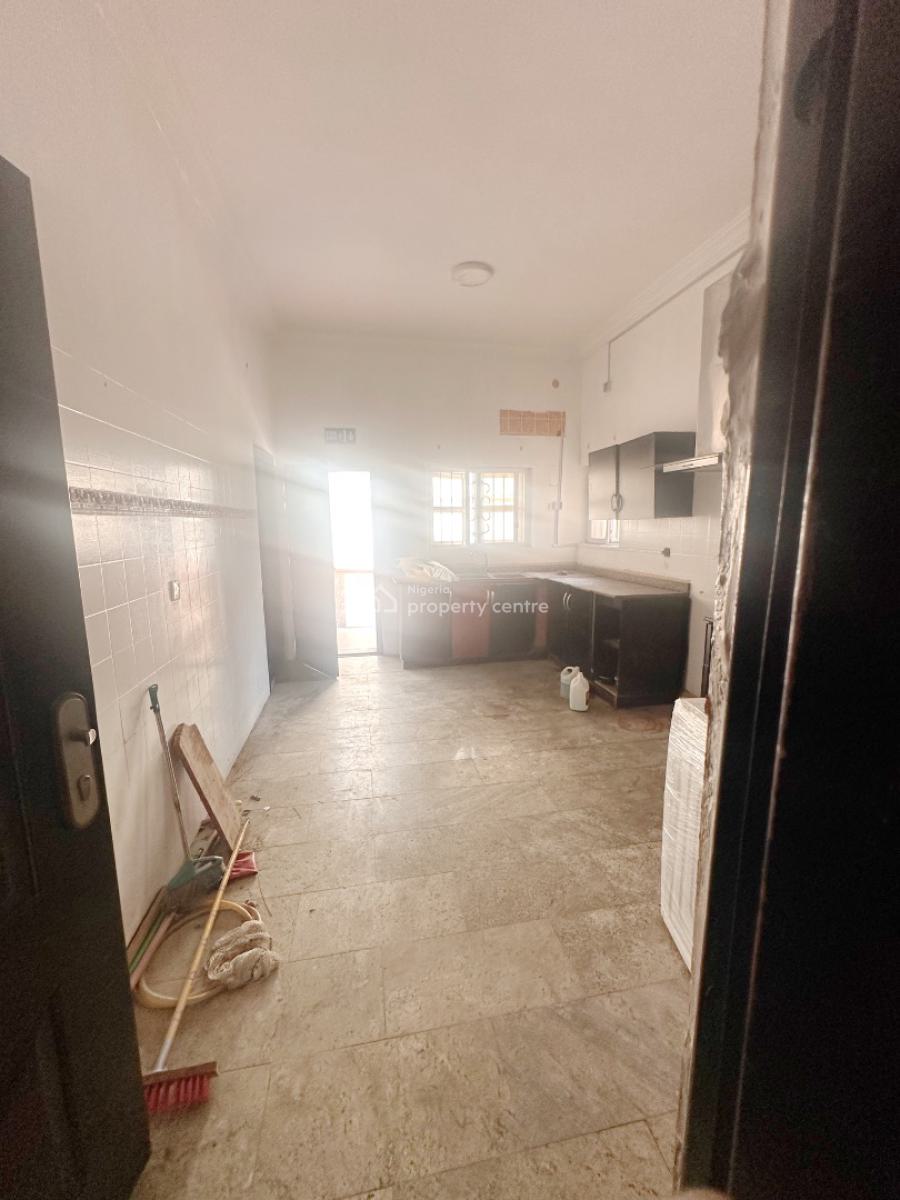 4 Bedroom Semi-detached Duplex, Off Admiralty, Lekki Phase 1, Lekki, Lagos, Semi-detached Duplex for Rent