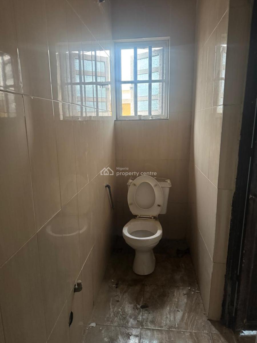 Well Maintaned 5-bedroom Terrace Duplex, Ilaje, Ajah, Lagos, Terraced Duplex for Rent