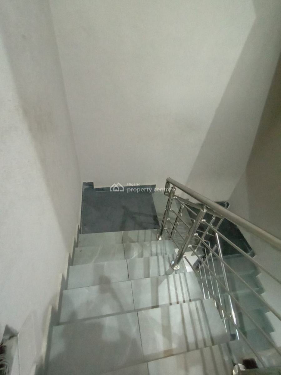 Executive 2 Bedroom Flat Upstairs, Off Mobil Road, Ajah, Lagos, Flat / Apartment for Rent