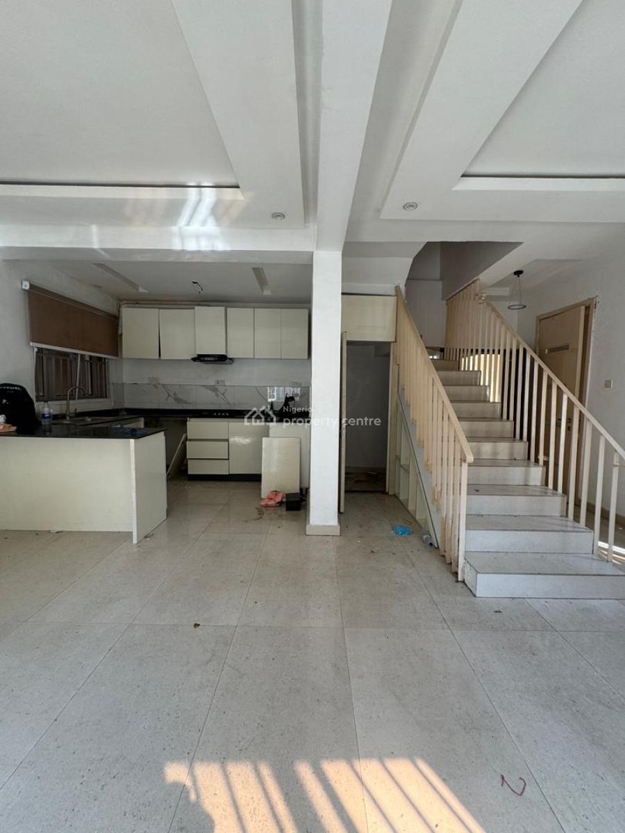 2-bedroom Maisonette, Lekki Phase 1, Lekki, Lagos, Flat / Apartment for Rent