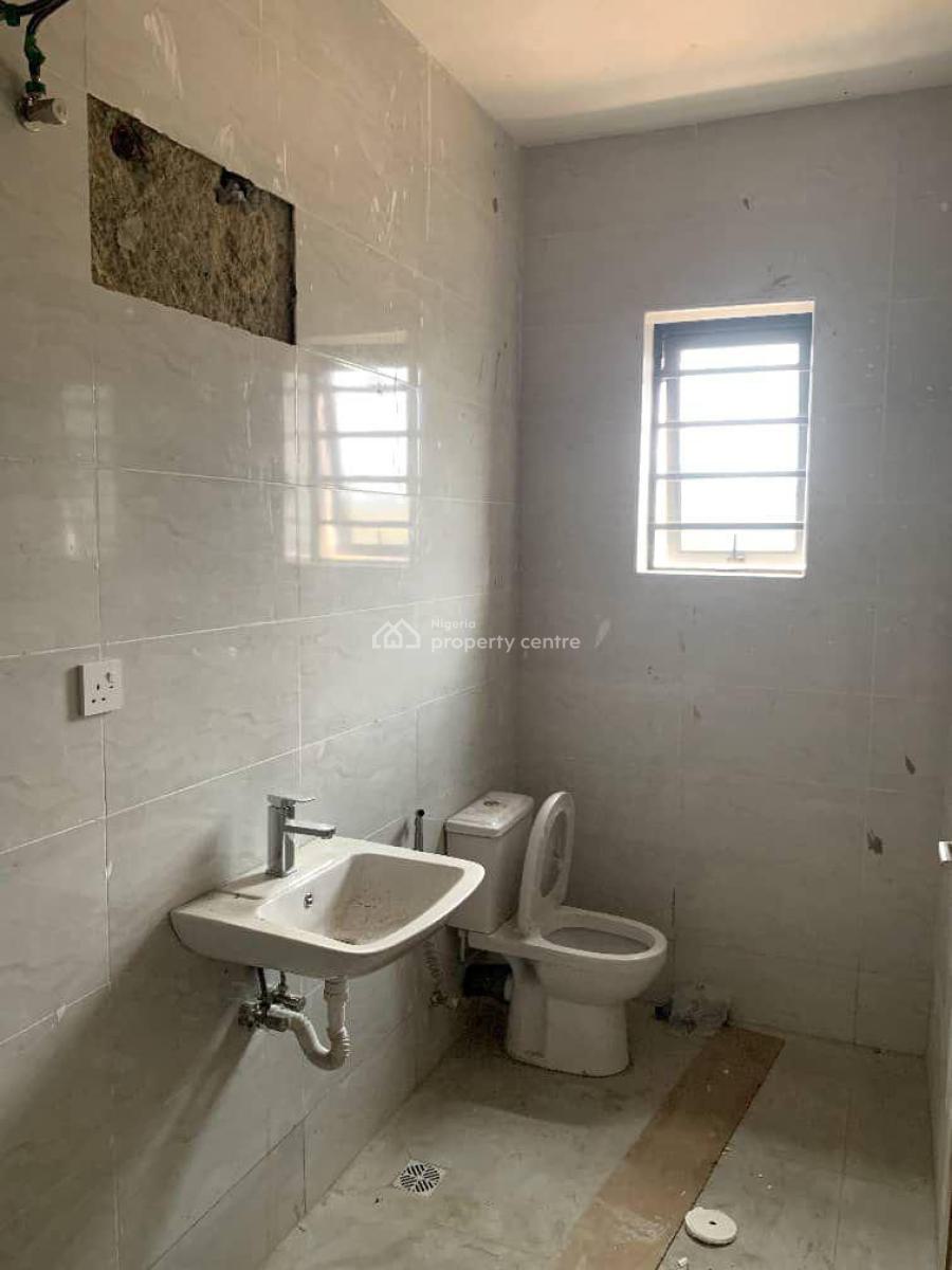 3 Bedroom Apartment in a Serene Environment, Yaba, Lagos, Flat / Apartment for Sale