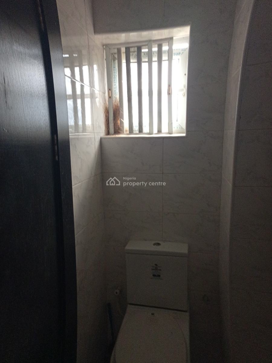 3 Bedroom Flat Upstairs, Off Mobil Road, Ajah, Lagos, Flat / Apartment for Rent