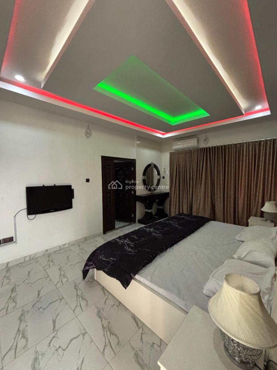 Fully Furnished Mini 2 Bedroom Penthouse, Ologolo, Lekki, Lagos, Flat / Apartment for Rent