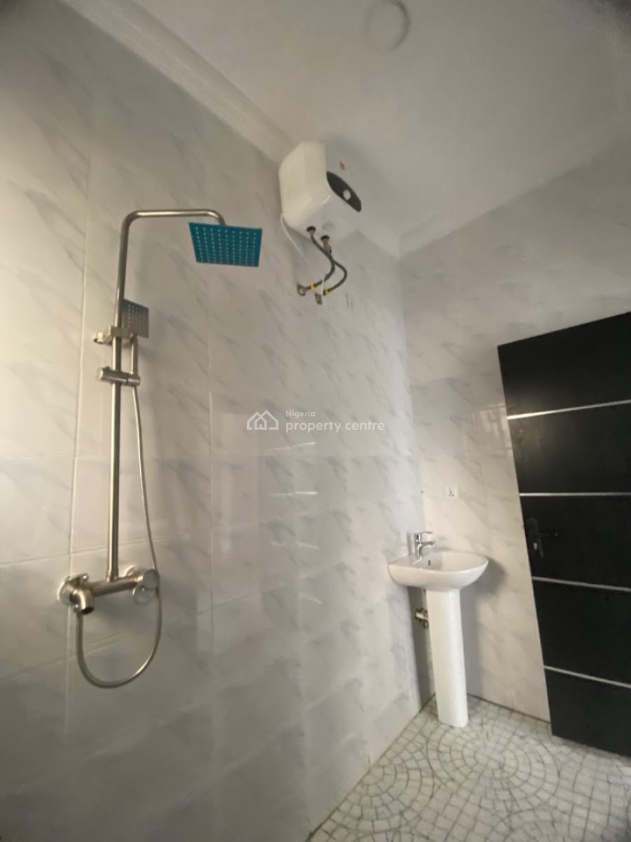 an Executive Two Bedroom Flat, Grace News Estate Behind Blenco Mall Sangotedo Ajah, Lekki, Lagos, Flat / Apartment for Rent
