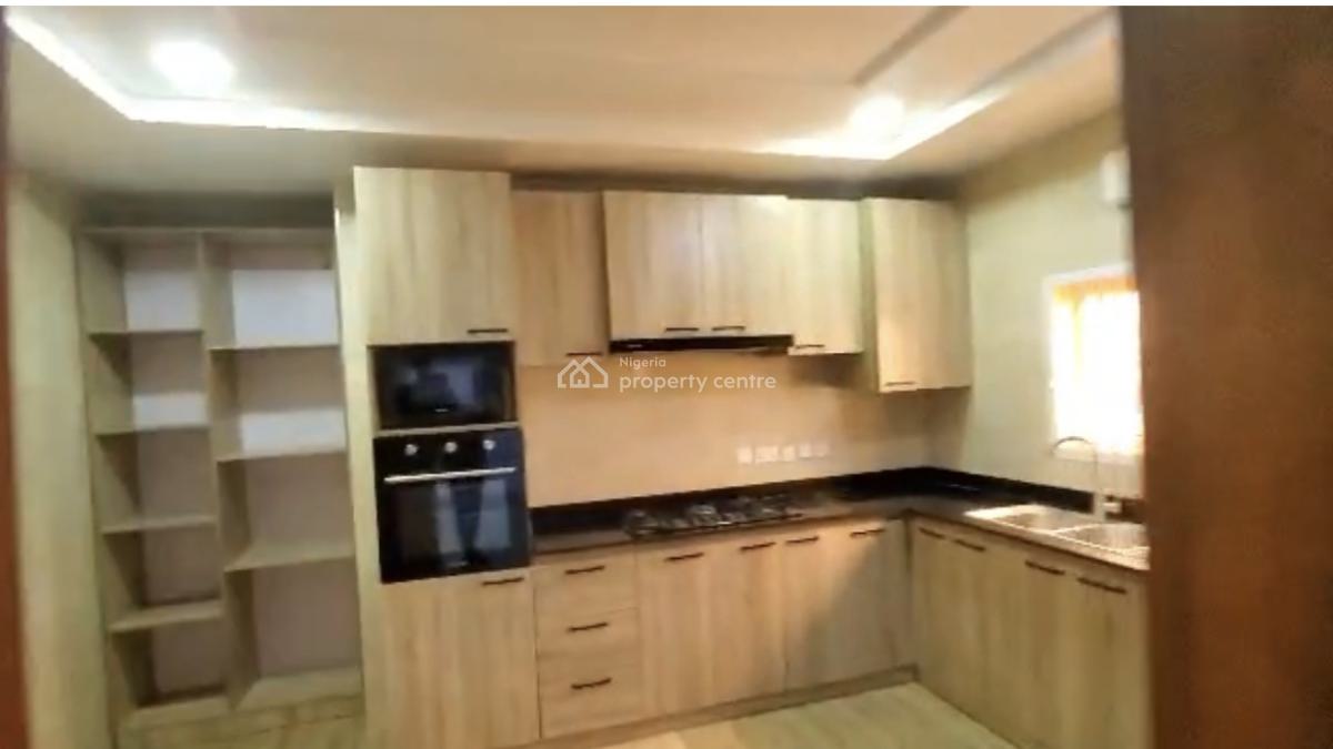 Luxurious 2bedroom En-suite Flat + Lift+ Swimming Pool, City Center, Gaduwa, Abuja, Block of Flats for Sale