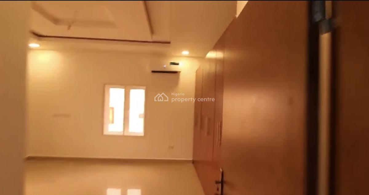 Luxurious 2bedroom En-suite Flat + Lift+ Swimming Pool, City Center, Gaduwa, Abuja, Block of Flats for Sale