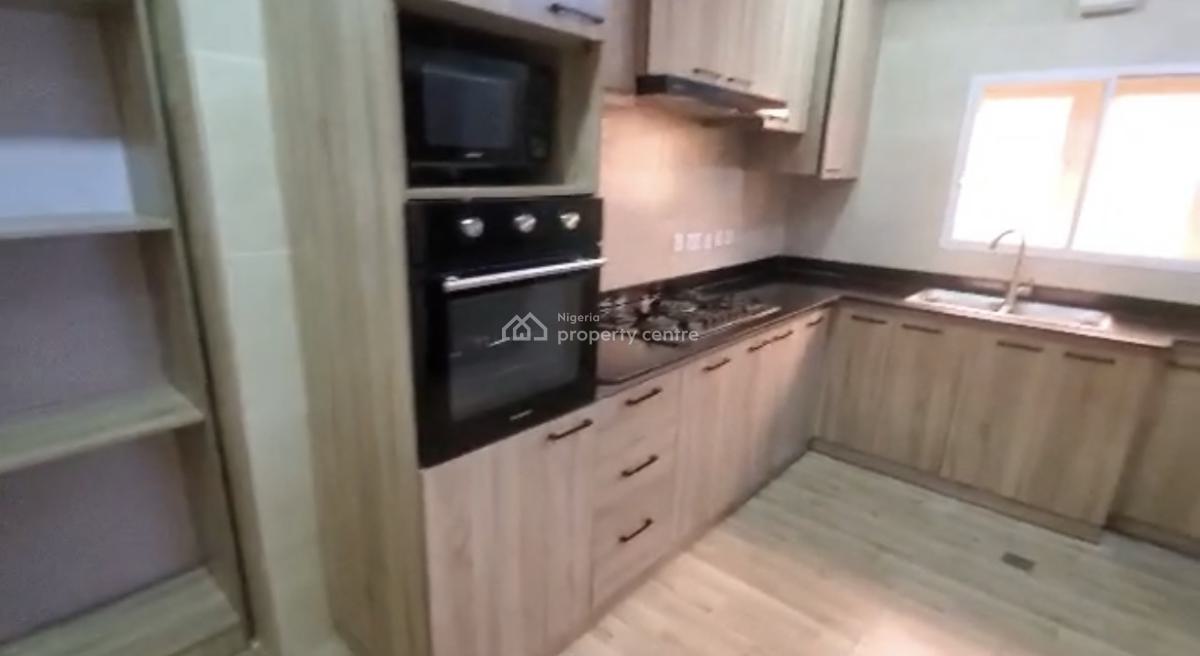 Luxurious 2bedroom En-suite Flat + Lift+ Swimming Pool, City Center, Gaduwa, Abuja, Block of Flats for Sale