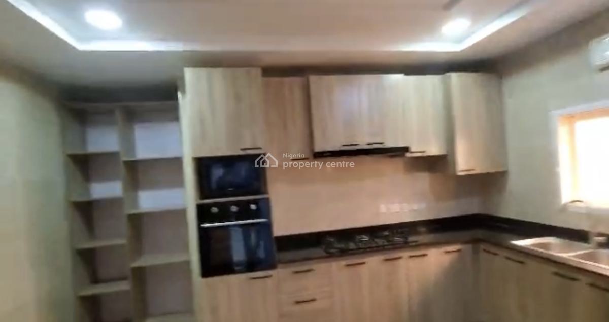 Luxurious 2bedroom En-suite Flat + Lift+ Swimming Pool, City Center, Gaduwa, Abuja, Block of Flats for Sale