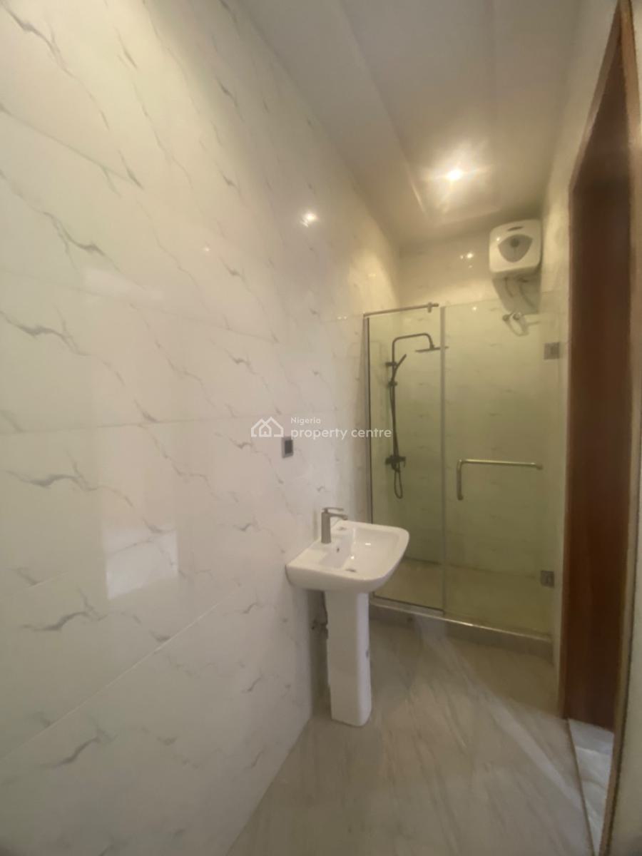 an Executive 3 Bedroom Flat, Ocean Palm Estate, Sangotedo, Ajah, Lagos, Flat / Apartment for Rent