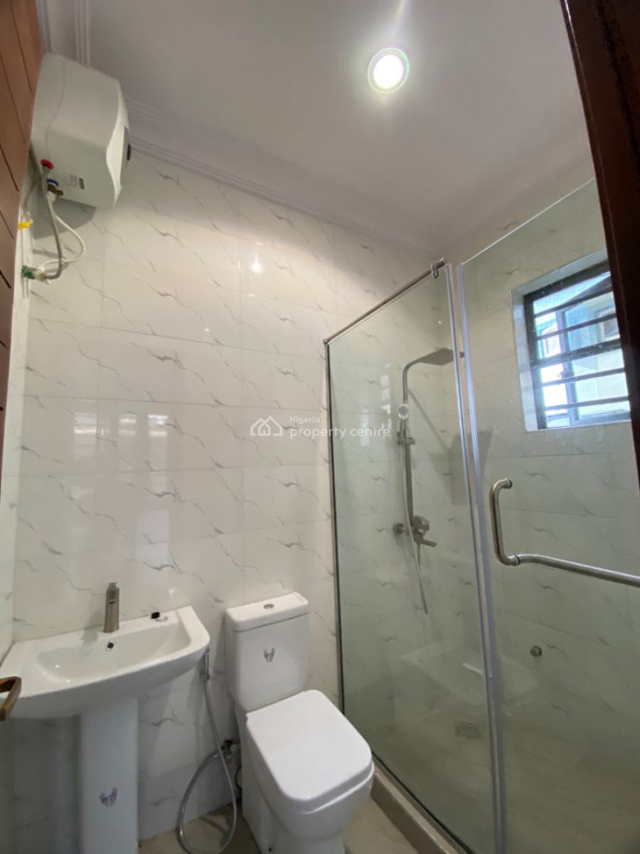 an Executive 3 Bedroom Flat, Ocean Palm Estate, Sangotedo, Ajah, Lagos, Flat / Apartment for Rent