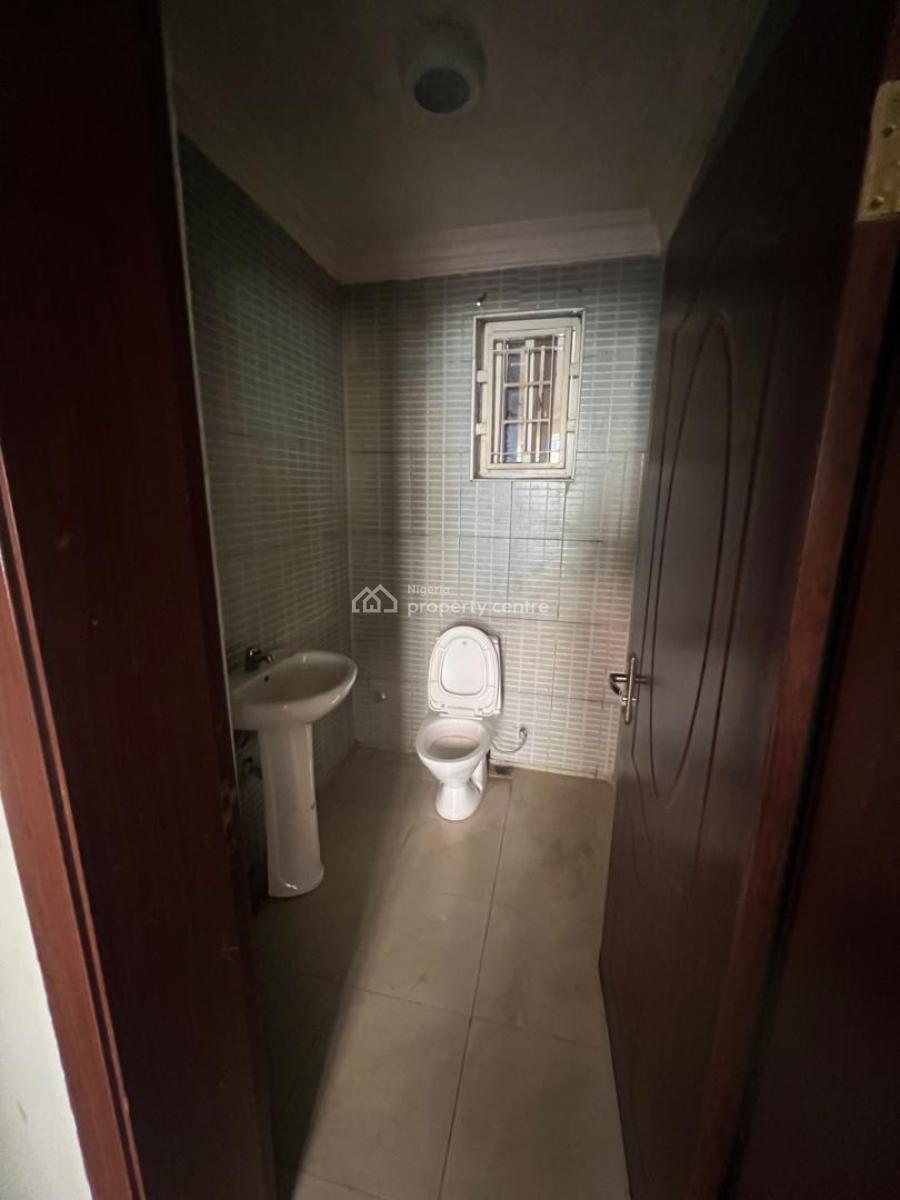 Excellent Spacious 2 Bedroom Apartment, Apo Primary Axis, Apo, Abuja, Flat / Apartment for Rent