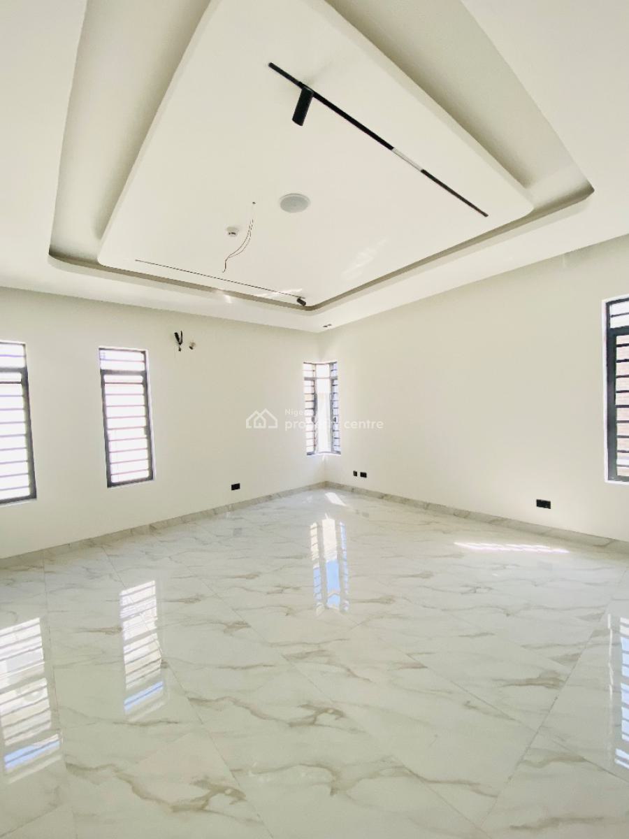 Beautiful 4-bedroom Penthouse, Lekki Phase 1, Lekki, Lagos, Flat / Apartment for Sale