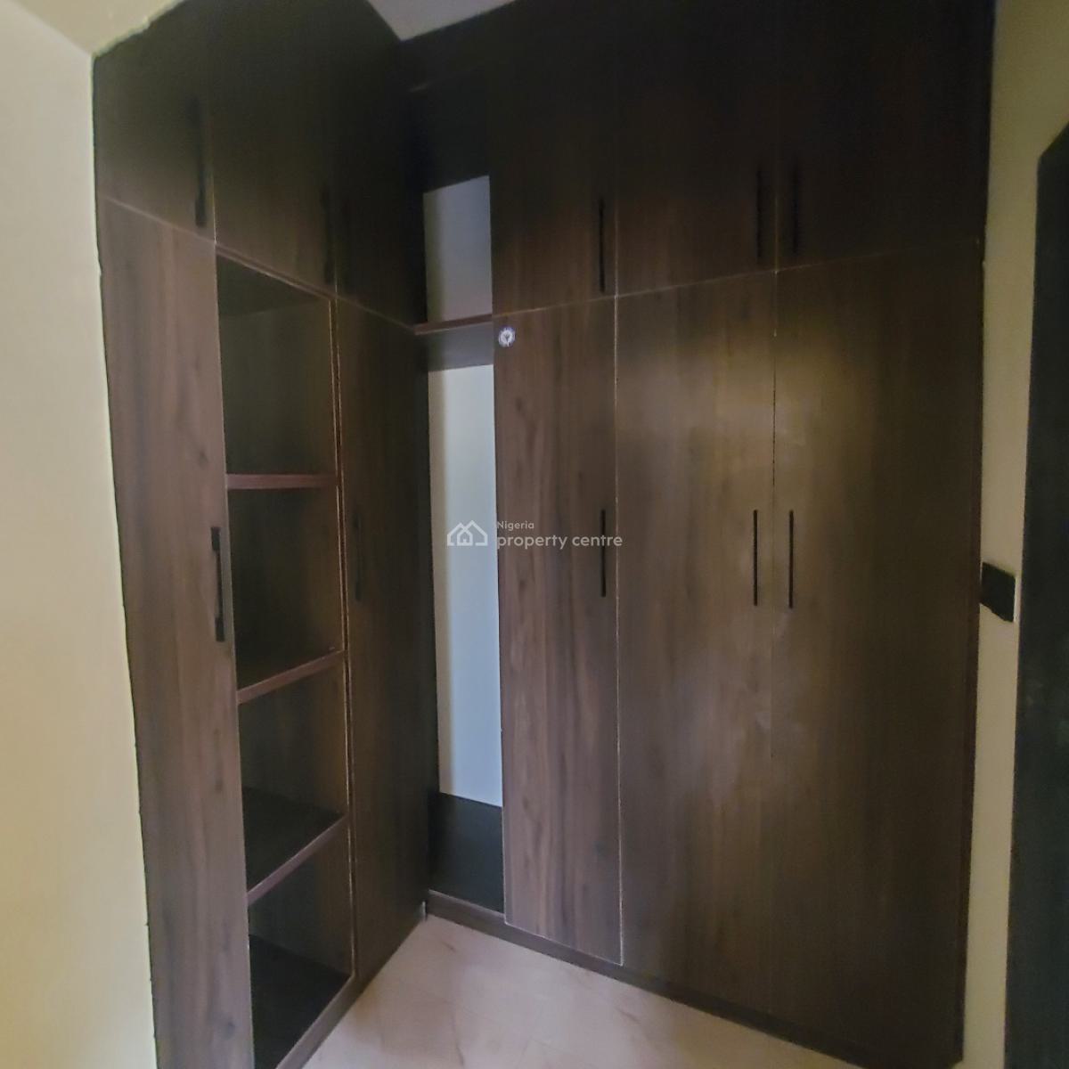 Spacious 3 Bedroom Flat, United Estate, Sangotedo, Ajah, Lagos, Flat / Apartment for Rent