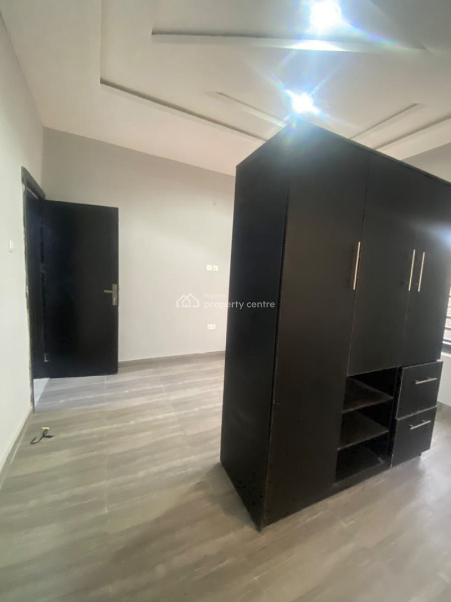an Executive Two Bedroom Flat, Thera Annex Estate Behind Blenco Mall, Lekki, Lagos, Flat / Apartment for Rent