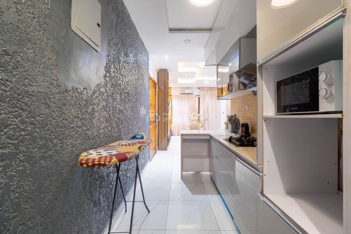2 Bedroom Apartment Designed for Comfort., Lekki Phase 1, Lekki, Lagos, Flat / Apartment Short Let