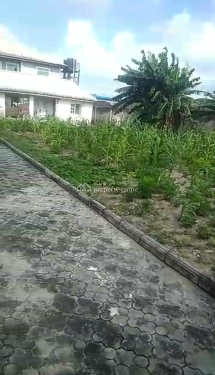 Fenced and Gated Land Measuring 600 Sqm with a Structure, Bogije, Ibeju Lekki, Lagos, Mixed-use Land for Sale