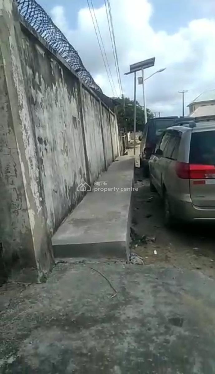 Fenced and Gated Land Measuring 600 Sqm with a Structure, Bogije, Ibeju Lekki, Lagos, Mixed-use Land for Sale