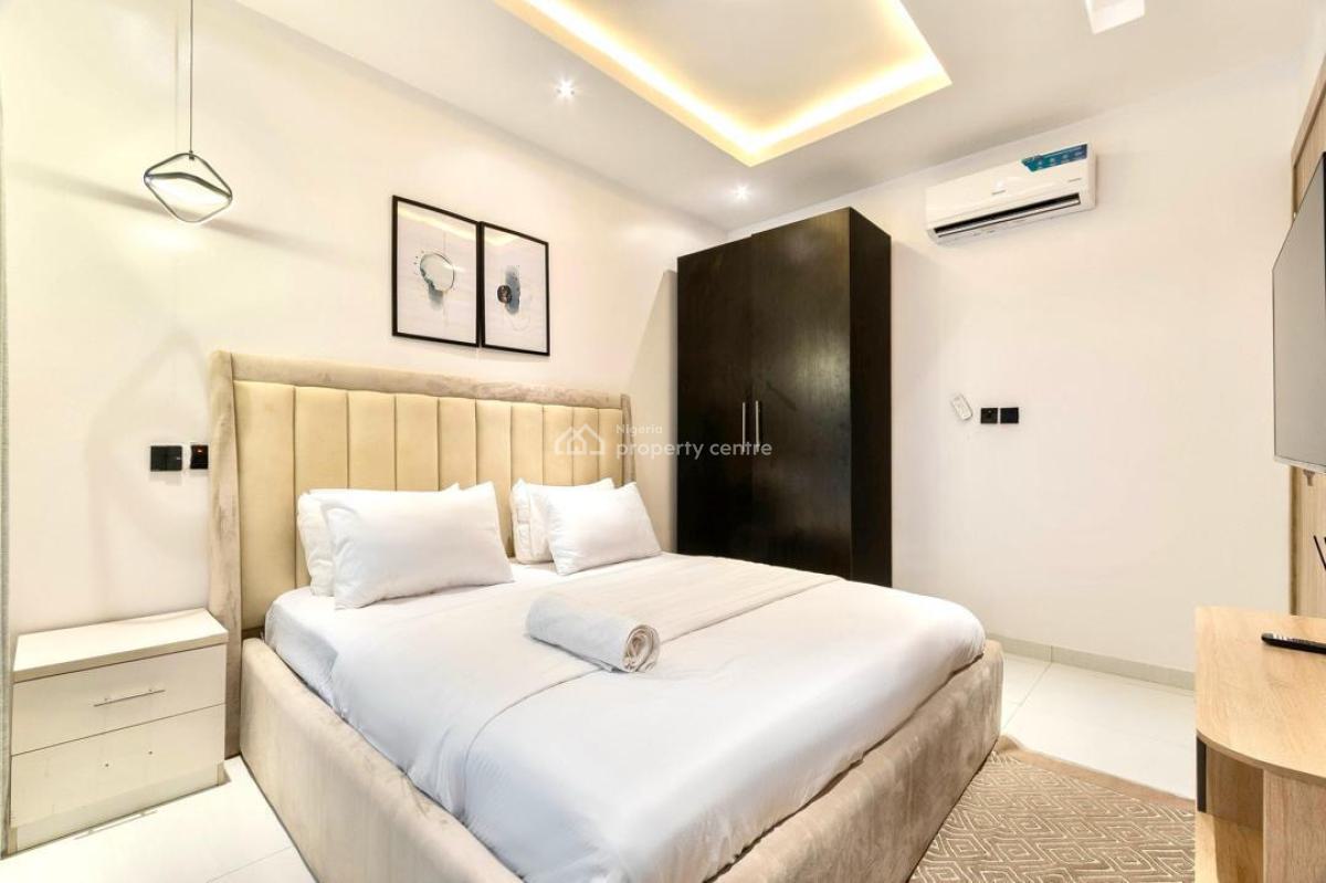 2 Bedroom Apartment with Swimming Pool, & Gym, Lekki Phase 1, Lekki, Lagos, Flat / Apartment Short Let