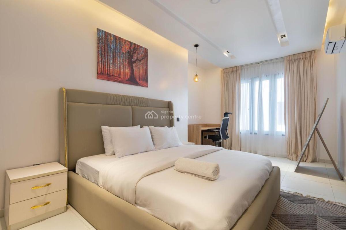 2 Bedroom Apartment with Swimming Pool, & Gym, Lekki Phase 1, Lekki, Lagos, Flat / Apartment Short Let