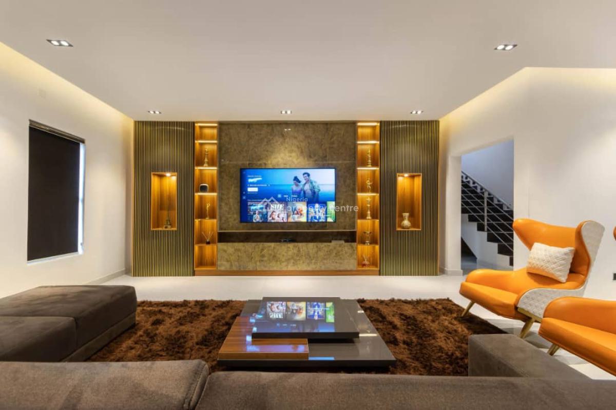 Cozy 2 Bedroom Apartment with Swimming Pool, & Ps5, Lekki Phase 1, Lekki, Lagos, Flat / Apartment Short Let