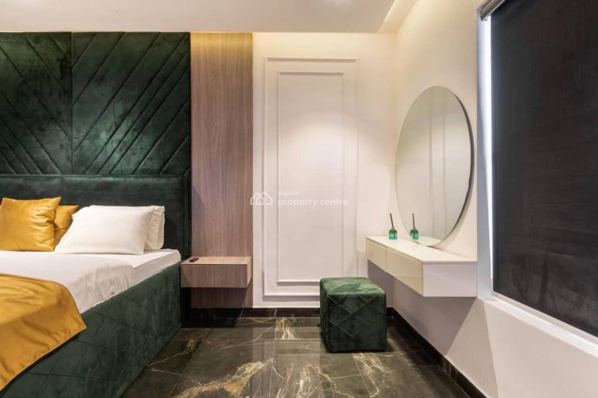 Cozy 2 Bedroom Apartment with Swimming Pool, & Ps5, Lekki Phase 1, Lekki, Lagos, Flat / Apartment Short Let