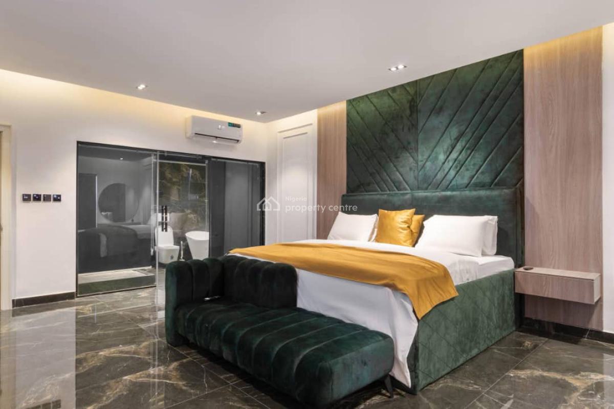 Cozy 2 Bedroom Apartment with Swimming Pool, & Ps5, Lekki Phase 1, Lekki, Lagos, Flat / Apartment Short Let