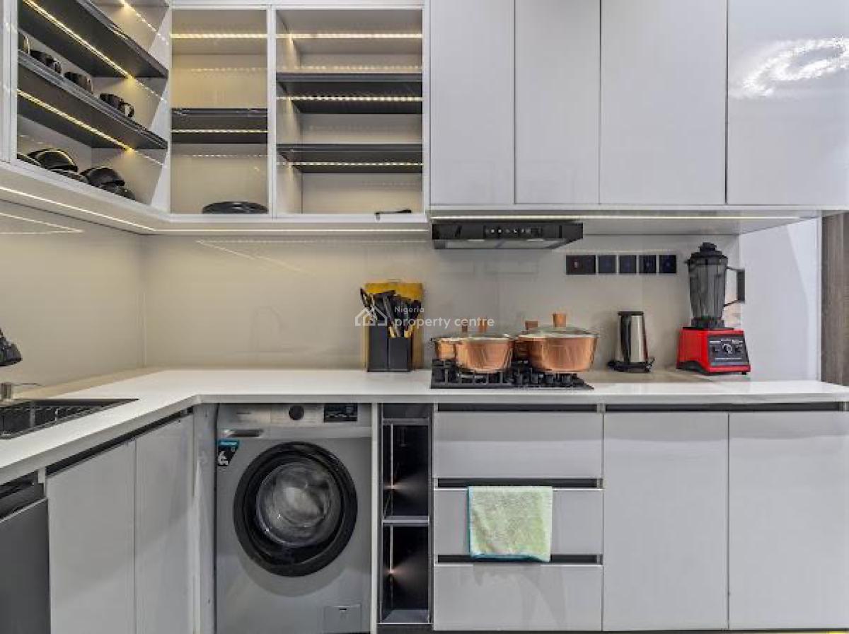 Cozy 2 Bedroom Apartment with Swimming Pool, & Ps5, Lekki Phase 1, Lekki, Lagos, Flat / Apartment Short Let